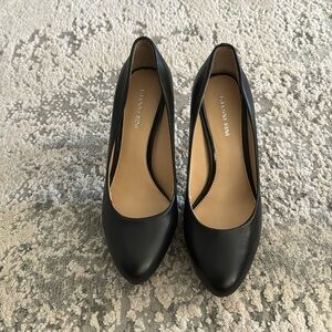 Black size 8.5 Gianni Bini pumps